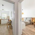 Apartment Adara With Parking -tractoru Coresi Brasov
