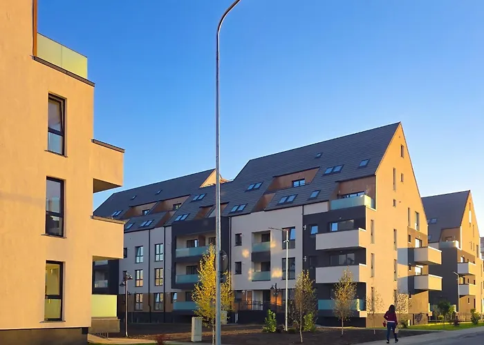 Adara With Parking -tractoru Coresi Apartment *