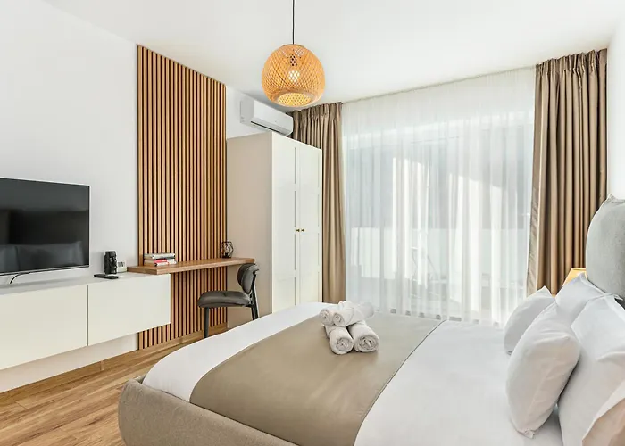 Adara With Parking -tractoru Coresi *