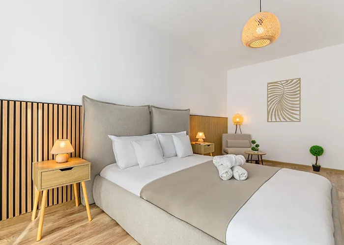 Apartment Adara With Parking -tractoru Coresi Brasov