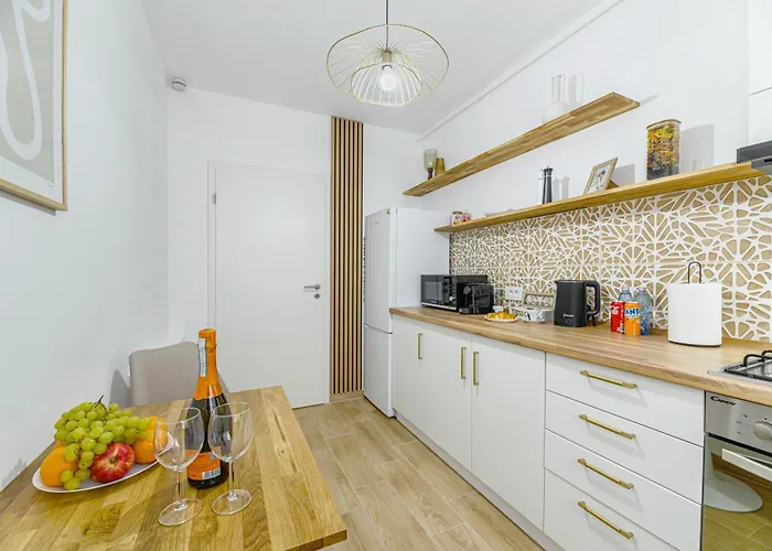 Apartment Adara With Parking -tractoru Coresi *