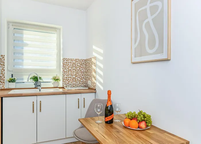 Adara With Parking -tractoru Coresi Apartment Brasov