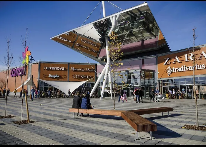 Adara With Parking -tractoru Coresi Apartment Brasov